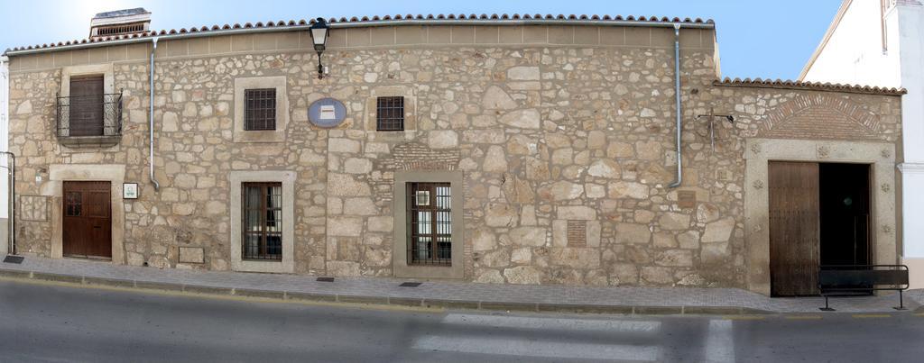Casa Rural La Chimenea Navas Del Madrono Bagian luar foto